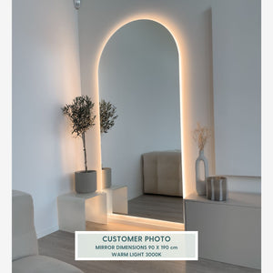 Kaari-peili LED-valoilla (90x190cm)