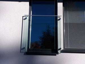 Pistekiinnitys lasikaide