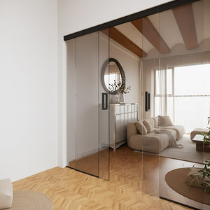 Valo Aava – kehyksetön lasiliukuovi pariovilla ja kiinteillä laseilla