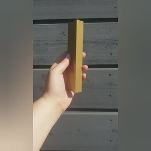 Aitta-peili värivaloilla ja kultamessinkikehyksellä