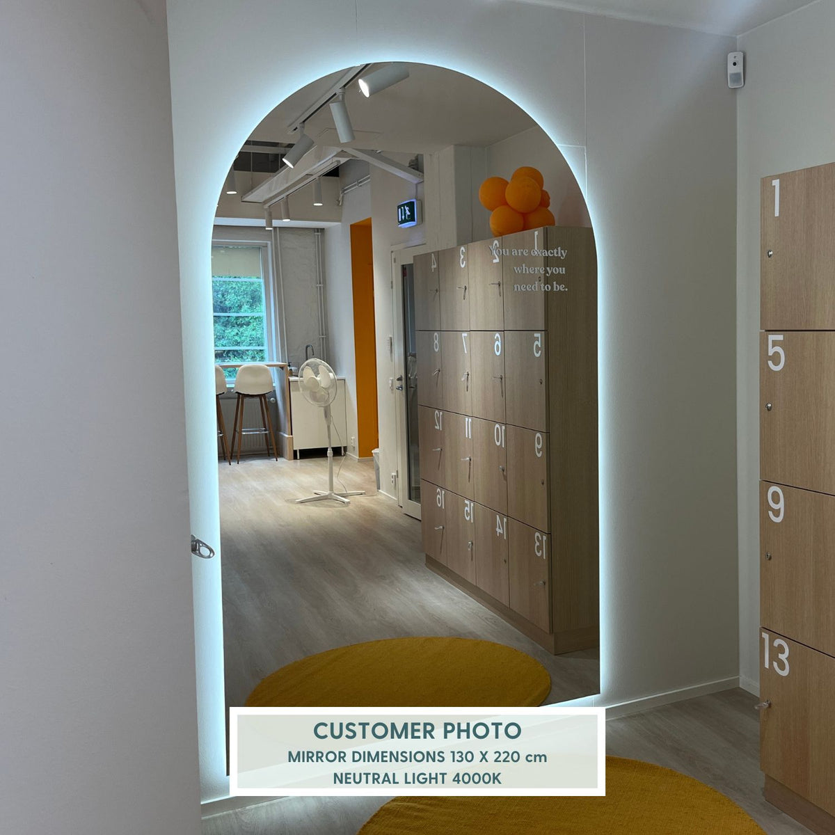 Kaari-jättipeili LED-valoilla (130x220 cm)