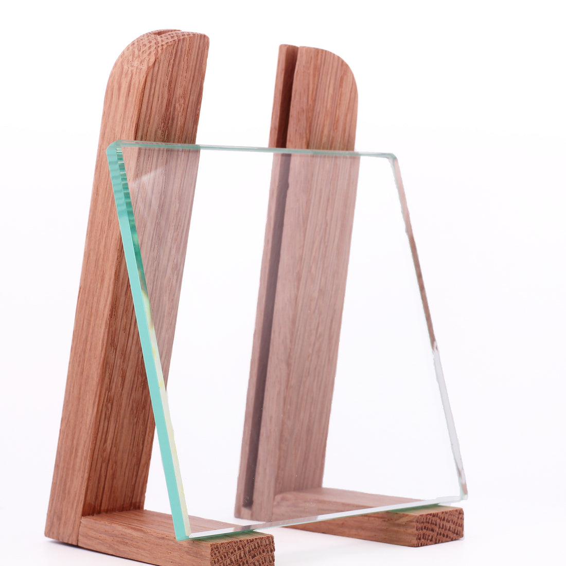 <strong>Kirkas</strong>