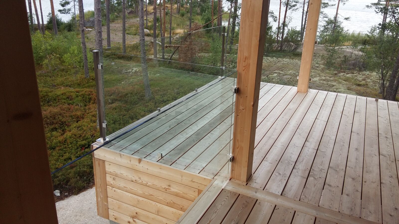 Lasikaide RST-tolpilla