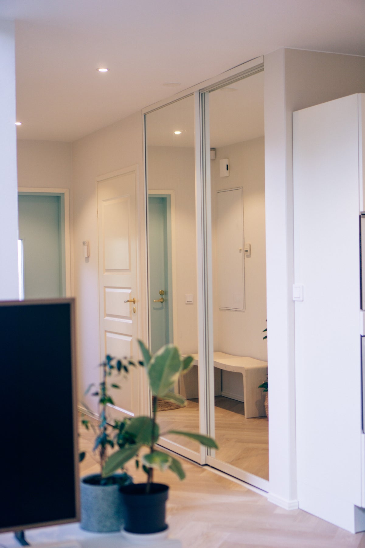 Peililiukuovet mittatilauksena