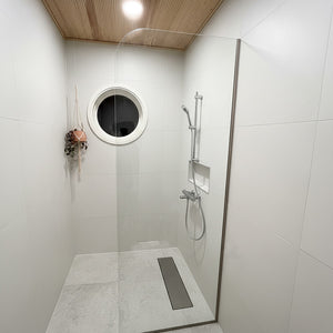 Luoto - Kiinteä suihkuseinä pyöristetyllä kulmalla