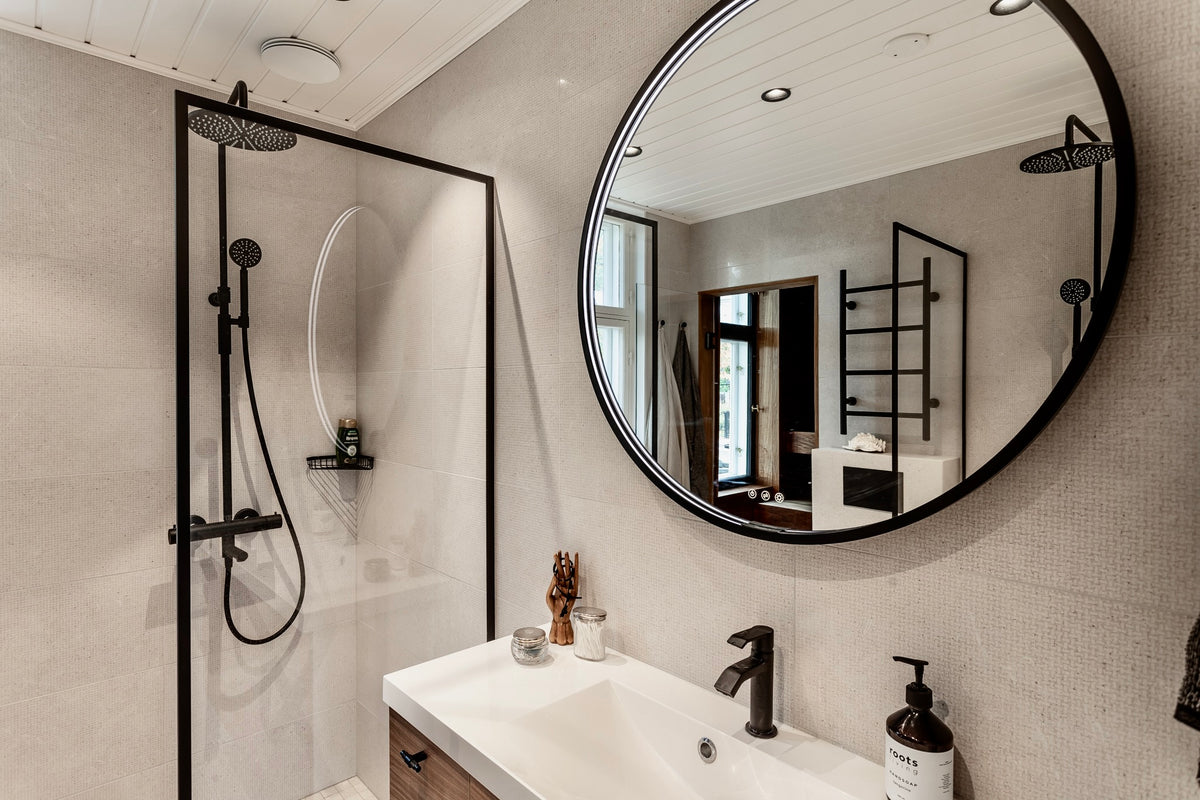 Suvanto - kiinteä suihkuseinä