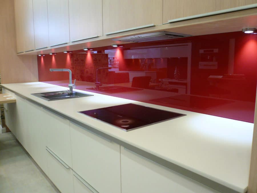 Keittiön välitilan lasit